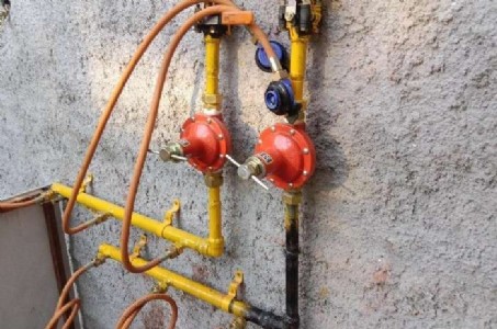 Maharajganj News : सिलेंडर की झंझट खत्म! महराजगंज में घर-घर पहुंचेगी पाइप से गैस