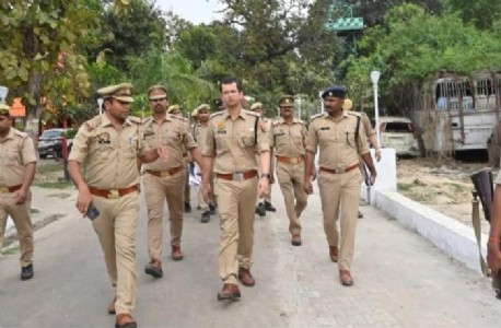 Maharajganj News : अचानक सड़कों पर उतरे एसपी! परतावल में बढ़ी हलचल