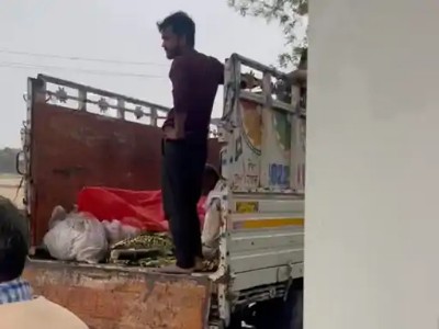 Maharajganj News : मुर्दे को भी इंतज़ार! डीजल के लिए 2 घंटे लाइन में खड़ा रहा शव वाहन, उठे गंभीर सवाल