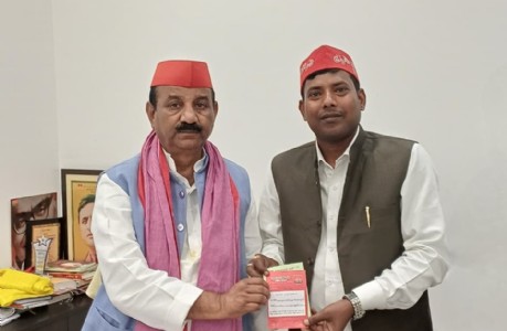 Maharajganj Politics : सपा ने महराजगंज में बढ़ाया संगठनात्मक दायरा, वरुण कुमार को मिली बड़ी जिम्मेदारी