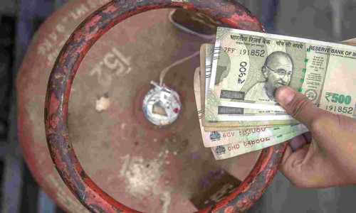 Maharajganj News : गैस गोदाम का ‘सीक्रेट खेल’ कैमरे में कैद? वायरल वीडियो से मचा हड़कंप