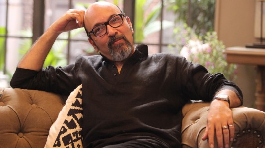 Mickey Contractor Shocking Revelation : बिना फाउंडेशन के भी कैमरे पर दिखीं ये एक्ट्रेस, मेकअप आर्टिस्ट ने खोला राज