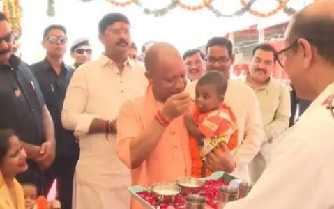 CM Yogi In Maharajhanj : सुंदरकांड, अन्नप्राशन और फिर विकास का बड़ा ऐलान! महाराजगंज में छाए रहे सीएम योगी