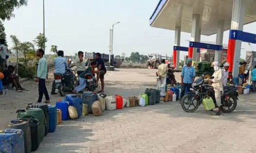 Maharajganj News : आखिर क्यों नहीं मिल रहा इतनी भीषण गर्मी में लोगों को पेट्रोल, पंप संचालकों ने बताई परेशानी