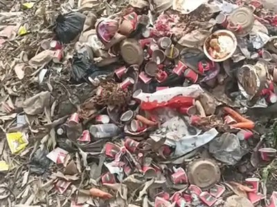 Maharajganj News : भीषण गर्मी में कूड़े के ढेर ने बढ़ाई संक्रमण की आशंका, दुकानों पर बैठना हुआ मुश्किल