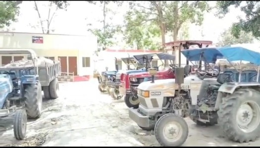 Maharajganj News : बालू और मिट्टी के अवैध कारोबार पर बड़ी कार्रवाई, जेसीबी से डम्पर तक सीज