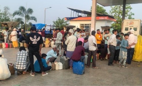Maharajganj News : DM के आदेश बेअसर, शाम 7 बजे क्यों बंद हुआ पेट्रोल पंप? सिर्फ खास' लोगों के लिए ही था डीजल का स्टॉक!