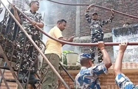 Maharajganj News : भारत-नेपाल सीमा पर बड़ा हादसा टला, रेस्क्यू के लिए दोनों देशों की टीम जुटी