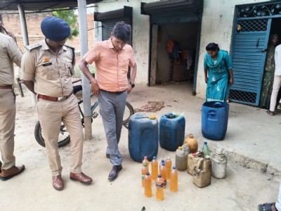 Maharajganj News : मुखबिर की सूचना पर छापा, जब्त हुआ डीजल-पेट्रोल का इतना बड़ा जखीरा