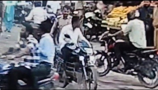 Maharajganj News : थप्पड़ या सिर्फ रोकने की कोशिश? वायरल वीडियो ने पुलिस पर खड़े किए बड़े सवाल!