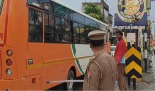 Maharajganj News : बारिश थमते ही शहर की सड़कों पर थमे पहिये ! पुलिस ने संभाला मोर्चा
