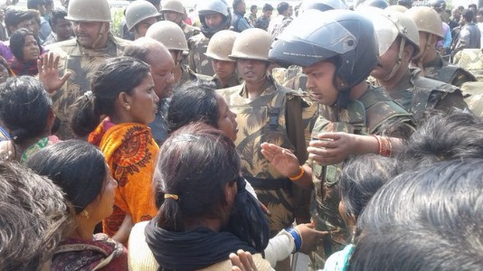 Maharajganj News : धारदार वार के 70 दिन बाद मौत, सड़क पर उतरे परिजन