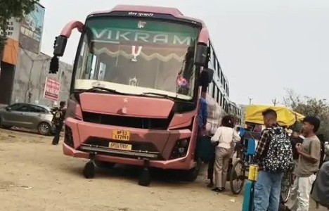 Maharajganj News : सीमा पर बस माफिया का नेटवर्क! टिकट नेपाल में, सफर भारत से
