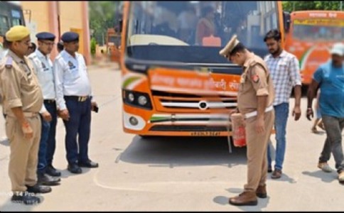 Maharajganj News : क्या आपकी बस सुरक्षित है? महराजगंज में फायर सेफ्टी की हुई जांच ! तीन बसों पर कार्रवाई