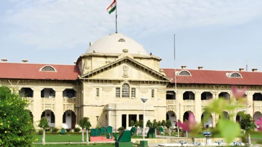 UP Politics News : ग्राम प्रधानों पर हाईकोर्ट का बड़ा फैसला, यूपी सरकार के आदेश पर लगी रोक