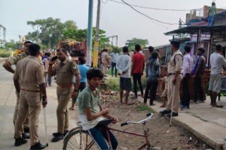 Maharajganj News : अचानक स्टेशन पर पहुंची GRP-RPF की टीम, फिर जो हुआ उससे मच गया हड़कंप