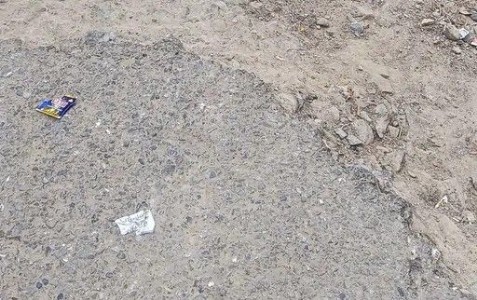 Maharajganj News : गड्ढों में गुजर रही जिंदगी! पोखरा कॉलोनी के लोगों ने लगाई गुहार