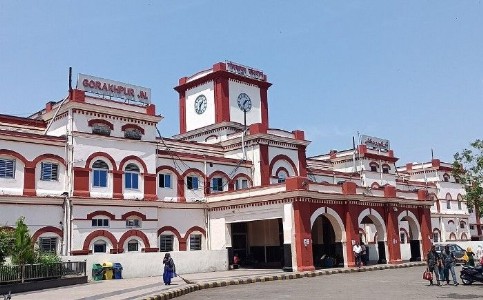 Gorakhpur News : अब रेलवे स्टेशन बताएगा शहर की हवा कितनी साफ, गोरखपुर में शुरू हुई नई व्यवस्था