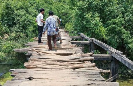 Sohagibarwa Wooden Bridge : न कंक्रीट, न लोहे का सहारा... फिर भी वर्षों से खड़ा है यह अनोखा पुल