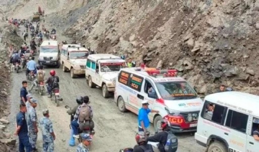 Maharajganj News : नेपाल में फिर पहाड़ टूटा! सैकड़ों यात्री रास्ते में फंसे, हाईवे पूरी तरह बंद