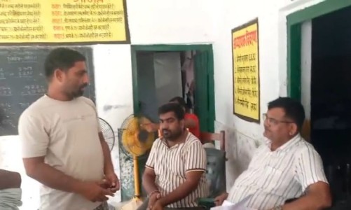 Maharajganj News : मतदाता सूची की जांच में मचा बवाल, प्रधान और पूर्व प्रधान आमने-सामने