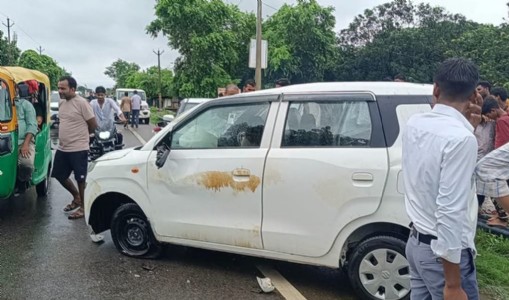 Maharajganj News : एक पल की चूक यूँ पलटी कार! फरेंदा में बड़ा हादसा टला