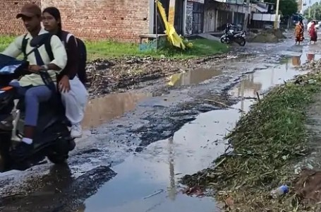 Maharajganj News : स्कूल जाने से डर रहे इस क्षेत्र के बच्चे, कारण जानना चाहते हैं ?