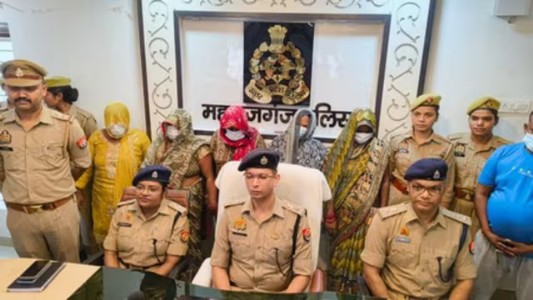 Maharajganj News : गोरखपुर से आती थीं महिलाएं, महराजगंज में करती थीं जेवर चोरी; पुलिस ने खोला राज