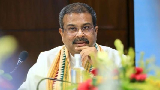 Education Minister Resignation : जंतर मंतर पर प्रदर्शन के बीच बड़ी खबर ! शिक्षा मंत्री ने दिया अपने पद से इस्तीफ़ा