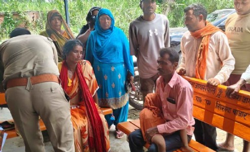 Maharajganj News : मां के सामने बुझ गई मासूम की जिंदगी! तेज रफ्तार बाइक ने 3 वर्षीय बच्ची को रौंदा, चालक फरार