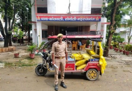 Maharajganj News : नेपाल भेजी जा रही यूरिया खाद पर पुलिस का शिकंजा, तस्कर फरार