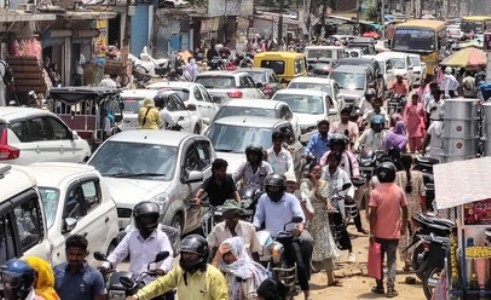 Maharajganj News : TET के दूसरे दिन थम गई शहर की रफ्तार, पुलिस को संभालनी पड़ी कमान