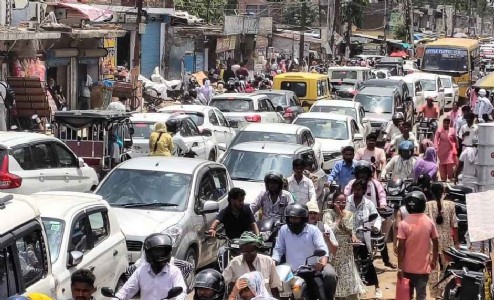 Maharajganj News : परतावल में गुरुवार बना 'जामवार'! एंबुलेंस तक थमी, बाजार में घंटों थमे रहे पहिए