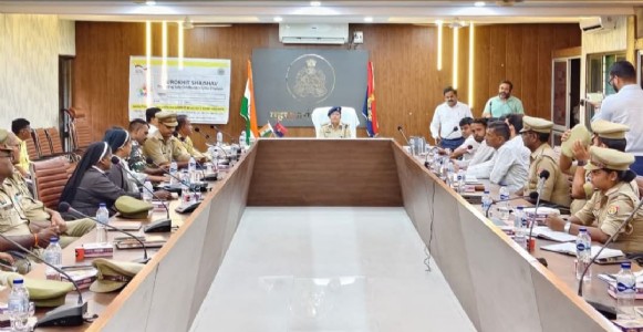 Maharajganj News : बच्चों की सुरक्षा पर महराजगंज पुलिस सख्त, हर थाने को दिए त्वरित कार्रवाई के निर्देश