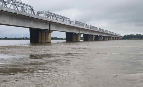 Maharajganj News : नेपाल में तेज बारिश... क्या महराजगंज पर मंडरा रहा बाढ़ का खतरा? सामने आई ताजा रिपोर्ट