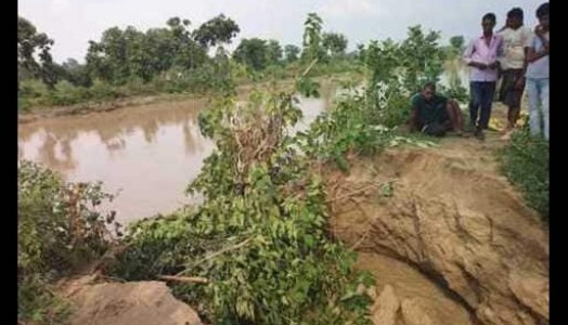 Maharajganj News : हर साल वही कहानी! पहली बारिश में ही महाव तटबंध टूटा, किसानों की फसल फिर हुई बर्बाद