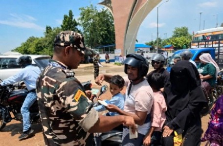 Maharajganj News : नेपाल में बवाल के बाद महराजगंज सीमा सील जैसी निगरानी, पुलिस-एसएसबी अलर्ट
