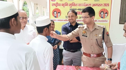 Maharajganj News : बच्चों की सेहत के लिए बड़ा अभियान, स्कूल-मदरसे से आंगनबाड़ी तक खिलाई गई एल्बेंडाजोल