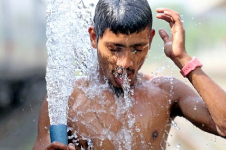 Maharajganj News : उमस ने किया बेहाल, पंखे-कूलर भी बेअसर, सोमवार को और चढ़ेगा गर्मी का पारा