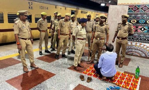Maharajganj News : 15 अगस्त से पहले फरेंदा में हाई अलर्ट! रेलवे स्टेशन से होटल-ढाबों तक पुलिस की पैनी नजर