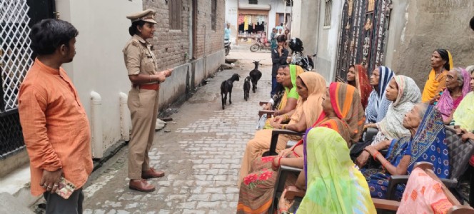 Maharajganj News : अब डरने की जरूरत नहीं! सिसवा में महिलाओं को बताए सुरक्षा के अधिकार और मदद के नंबर