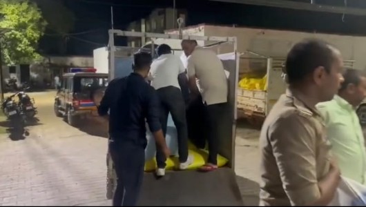 Maharajganj News : सीमा के घर में छिपा था 15 लाख का माल, पुलिस के छापे से खुला बड़ा राज