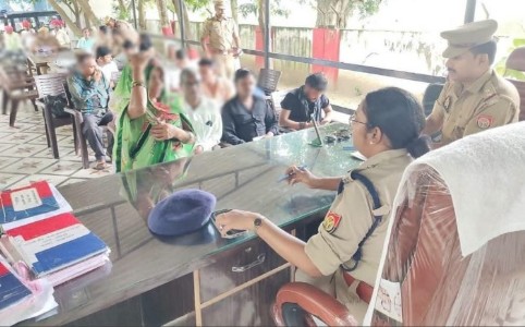 Maharajganj News : थाने में फरियादियों की भीड़, सीओ फरेंदा ने सुनीं समस्याएं ! जमीन विवादों पर दिए सख्त निर्देश