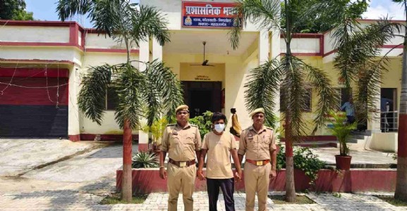 Maharajganj News : चार मौतों के बाद खुला डंपर चालक का राज, बिना वैध कमर्शियल लाइसेंस दौड़ा रहा था भारी वाहन