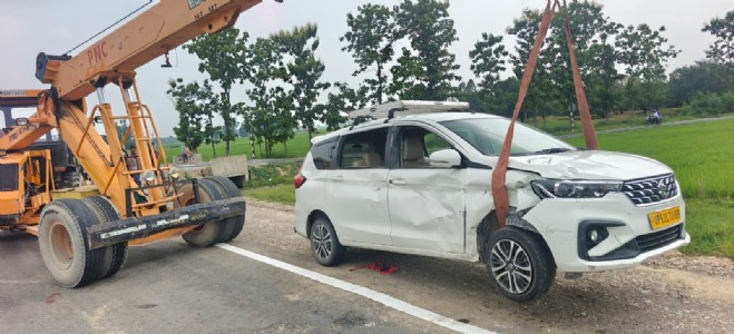 Maharajganj News: गुरचिहा गांव के पास बाइक-अर्टिगा की टक्कर, किशोर की मौत