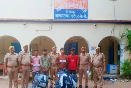 UP News : गोरखपुर-महराजगंज कनेक्शन वाला चोरी गैंग पुलिस की गिरफ्त में, 2 बाइक और 5 मोबाइल बरामद