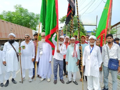 Maharajganj News : सिसवा में चहल्लुम पर दिखी अकीदत की मिसाल, ताजिया जुलूस में उमड़ा जनसैलाब