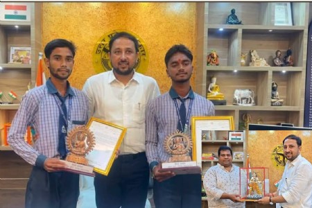 Maharajganj News: नहर में कूदी महिला की जान बचाने वाले छात्रों को डीएम ने किया सम्मानित, राष्ट्रीय वीरता पुरस्कार के लिए भेजे जाएंगे नाम