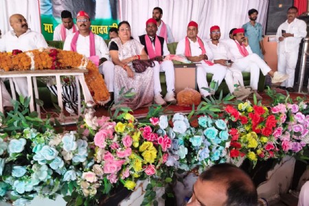 Maharajganj News: महराजगंज में PDA पंचायत सभा, सपा प्रदेश अध्यक्ष श्याम लाल पाल का हुआ स्वागत