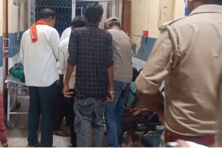 Maharajganj News: निचलौल में मार्ग दुर्घटना में एक ही परिवार के पांच घायल, महिला की हालत गंभीर